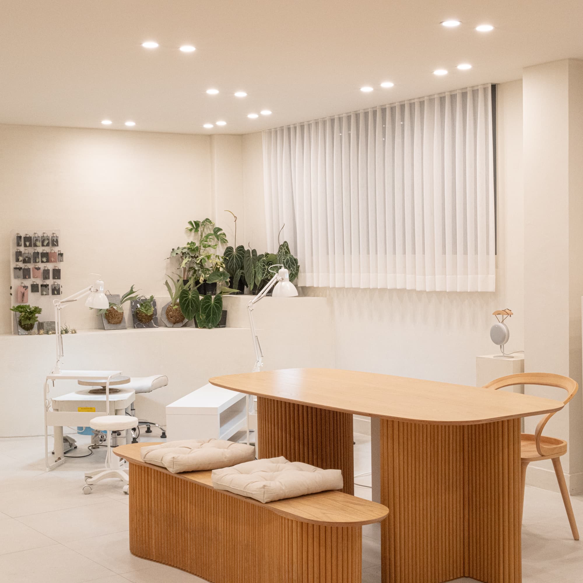 ZNZN Ceramic Studio workspace